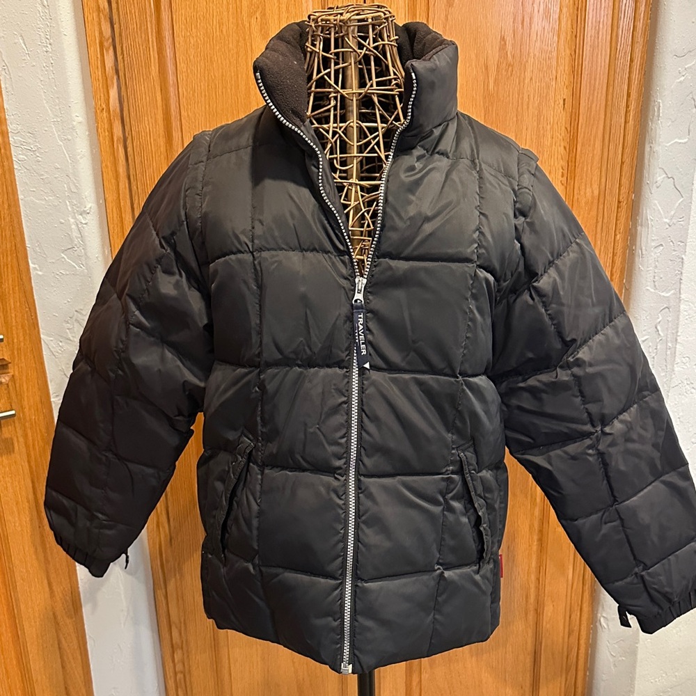 Traveler Technology Black Down Puffer Jacket, Medium. Zip Front. Mediumweight